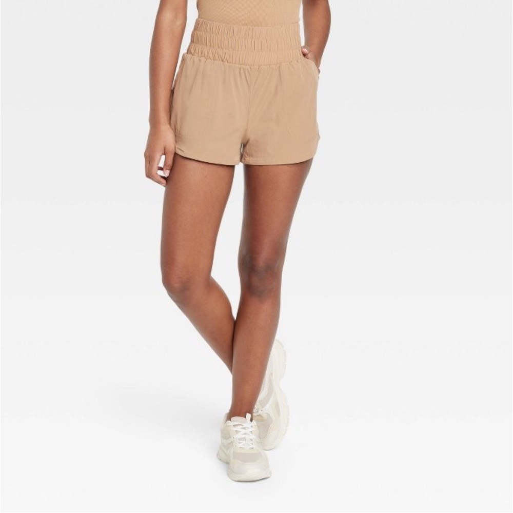 NWT! Women's High-Rise Woven Shorts 3.5" .
JoyLab Tan XS